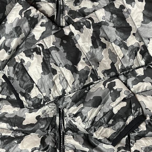 Packable kid’s down jacket - Picture 6 of 6